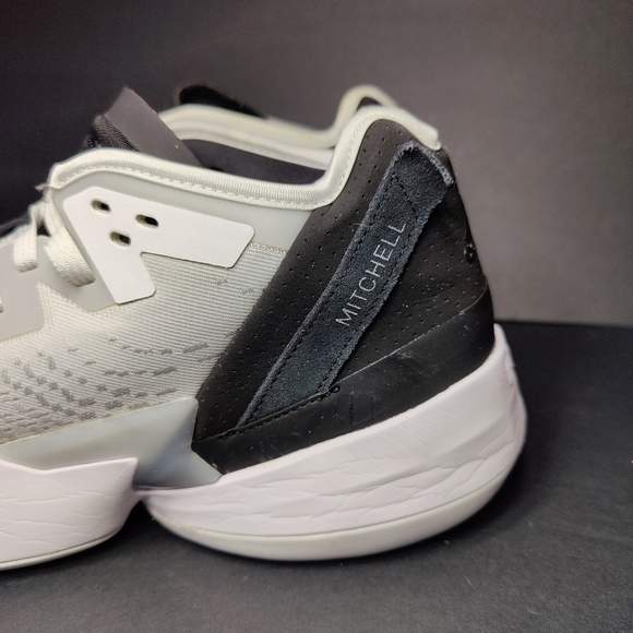 Adidas D.O.N. Issue 4 Basketball Black White Sneaker Mens Shoes Size 13 - Picture 6 of 11